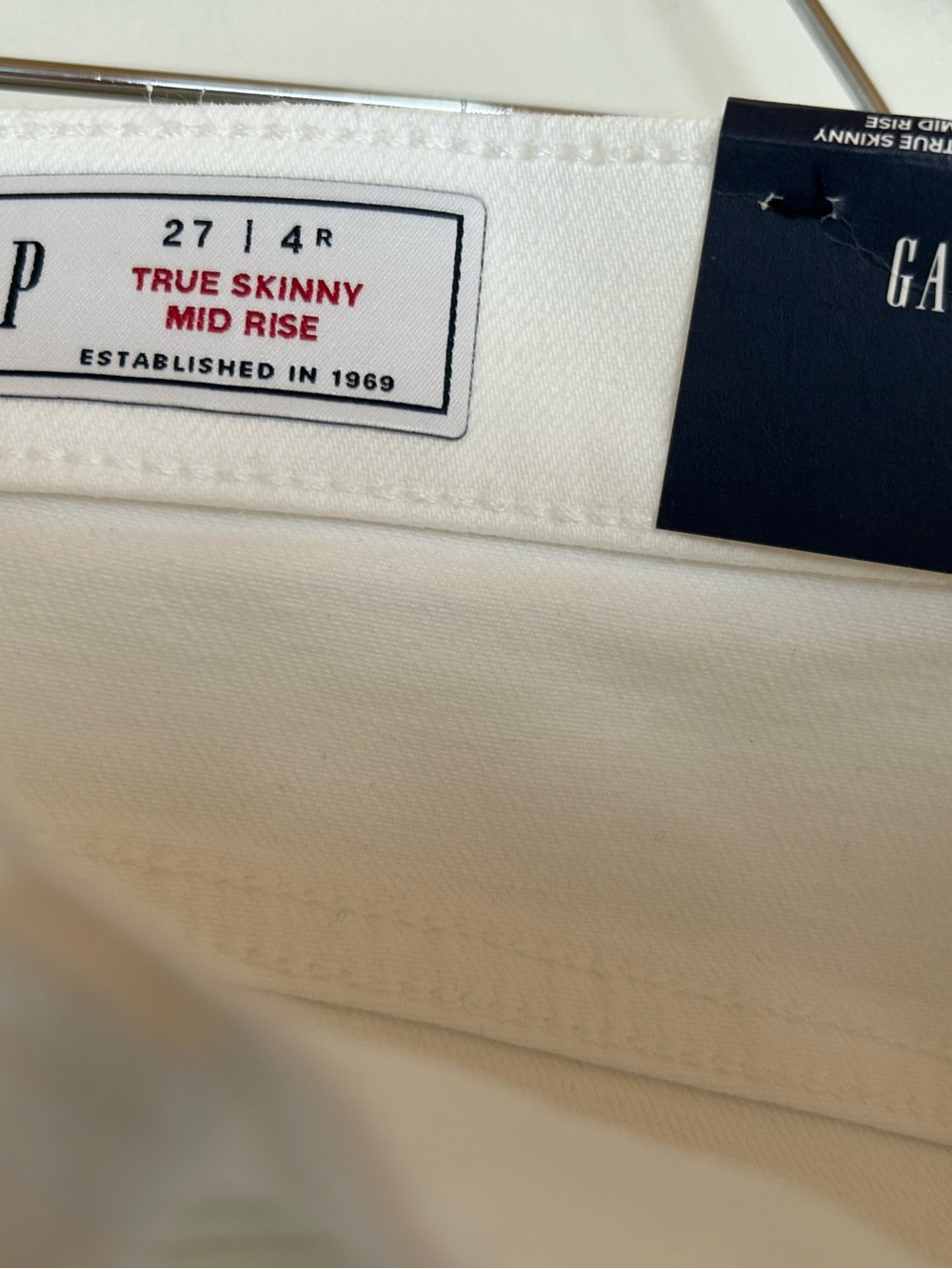 GAP NWT Women’s White High-Rise Skinny Jeans - Picture 4 of 6